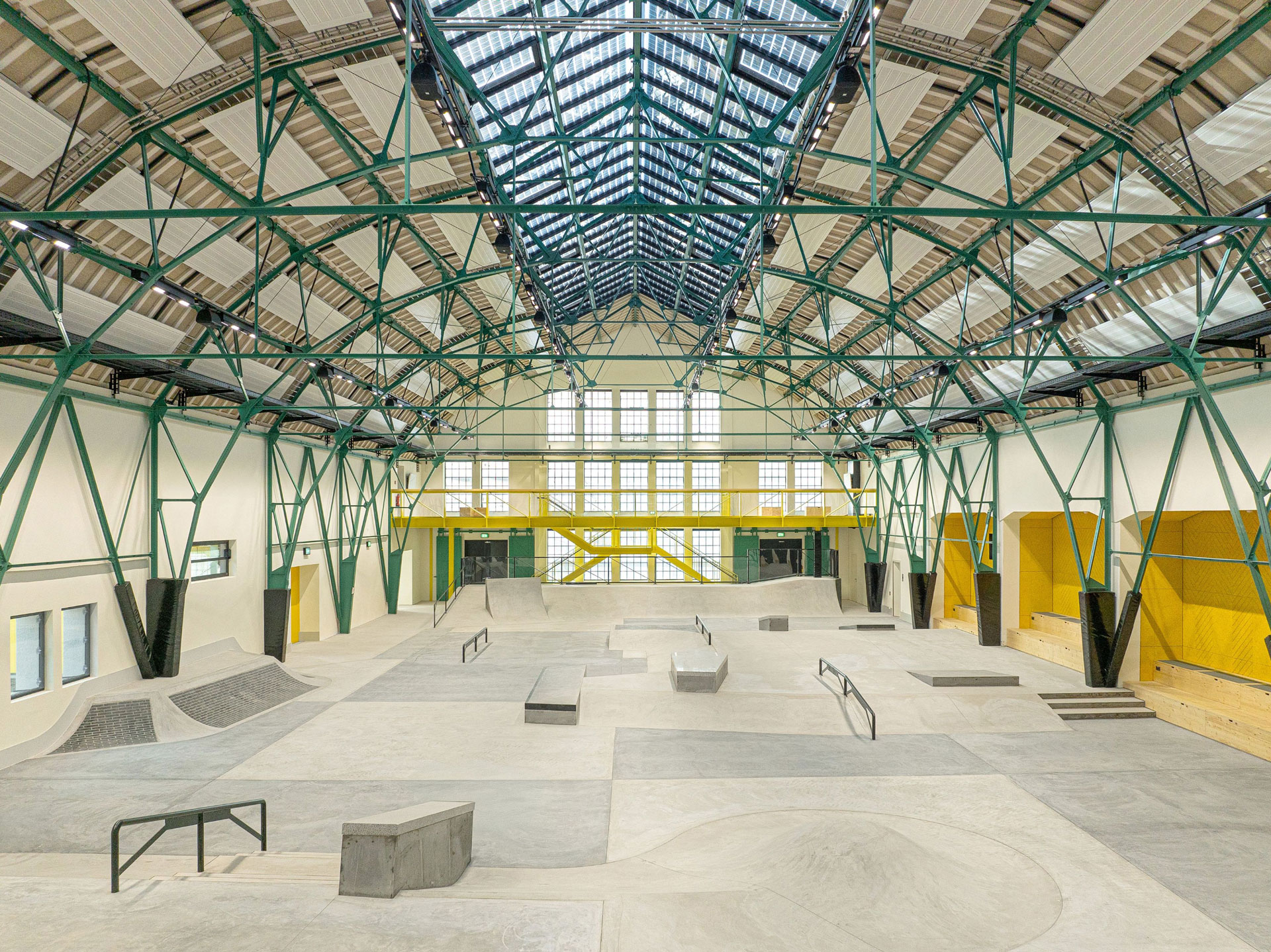 Innenaufnahme Actionsportzentrum mit Parcour