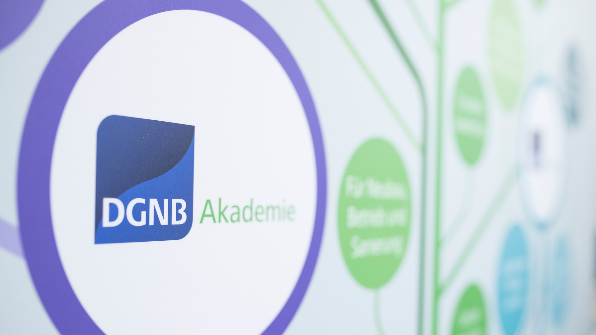 Inszenierung des DGNB Akademie Logos