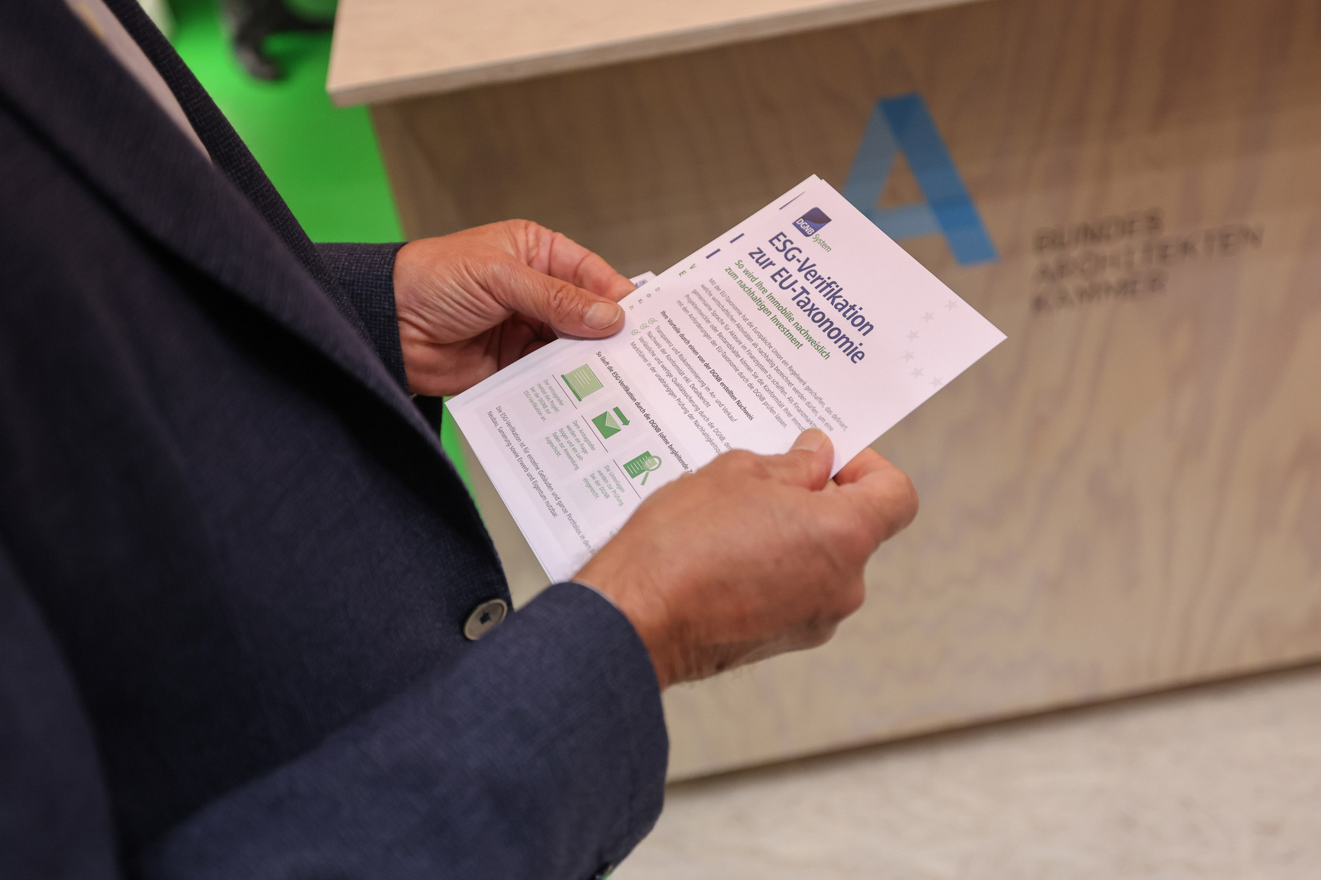 Flyer zur ESG-Verifikation zur EU-Taxonomie