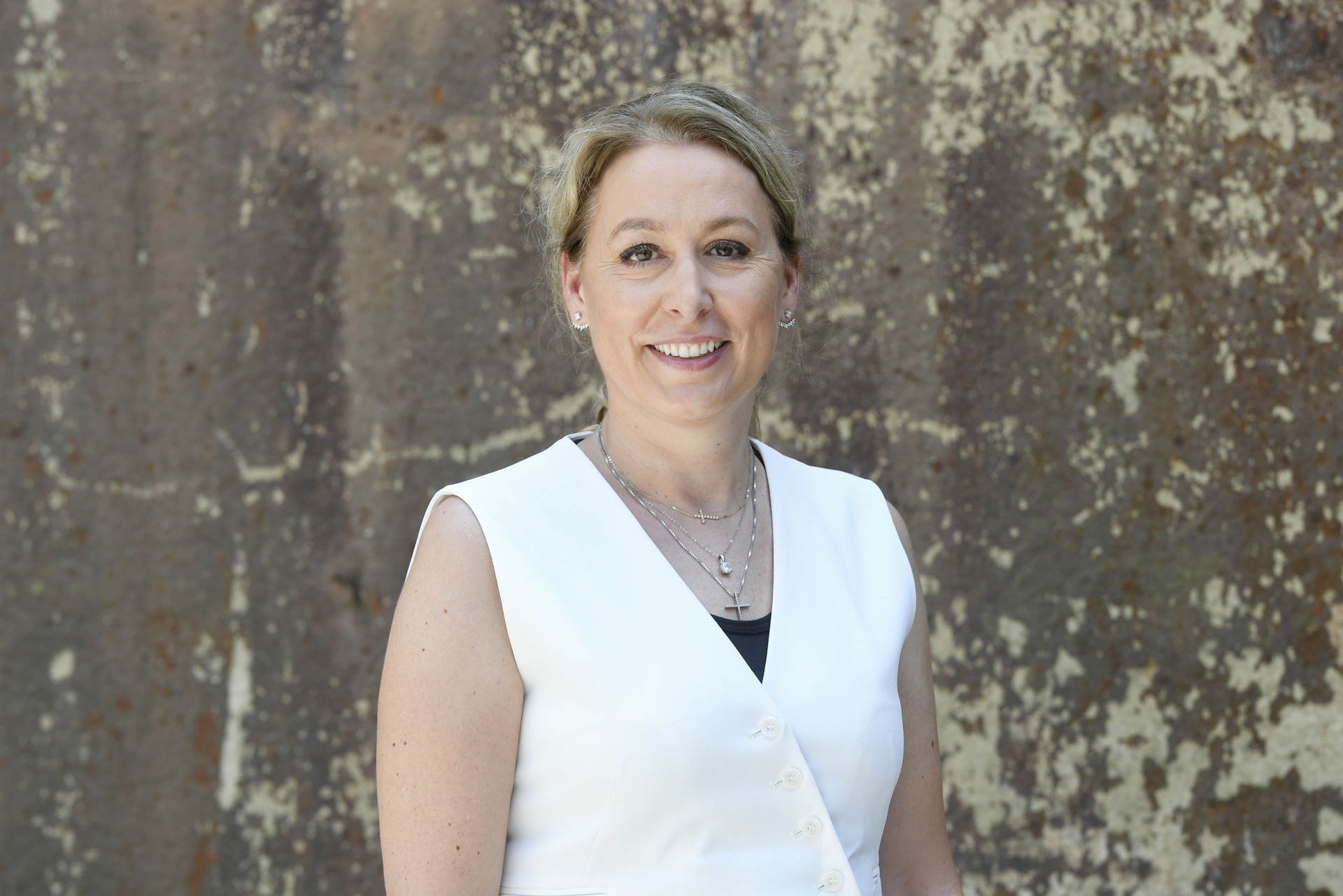 DGNB Pressebild Dr. Christine Lemaitre Frontales Portraitfoto von Dr. Christine Lemaitre.