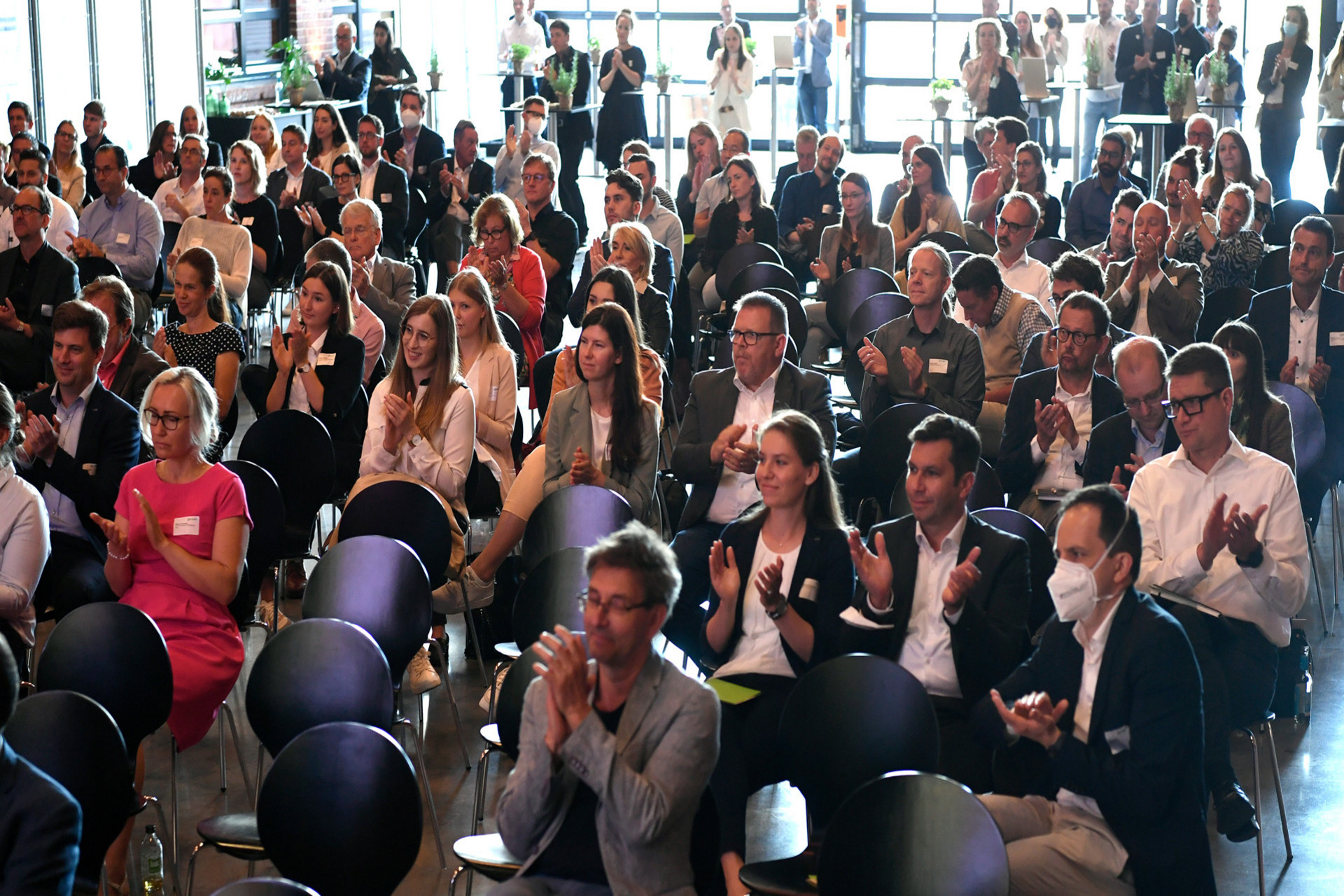Klatschendes Publikum beim DGNB Tag der Nachhaltigkeit/ Mitgliederversammlung 2022