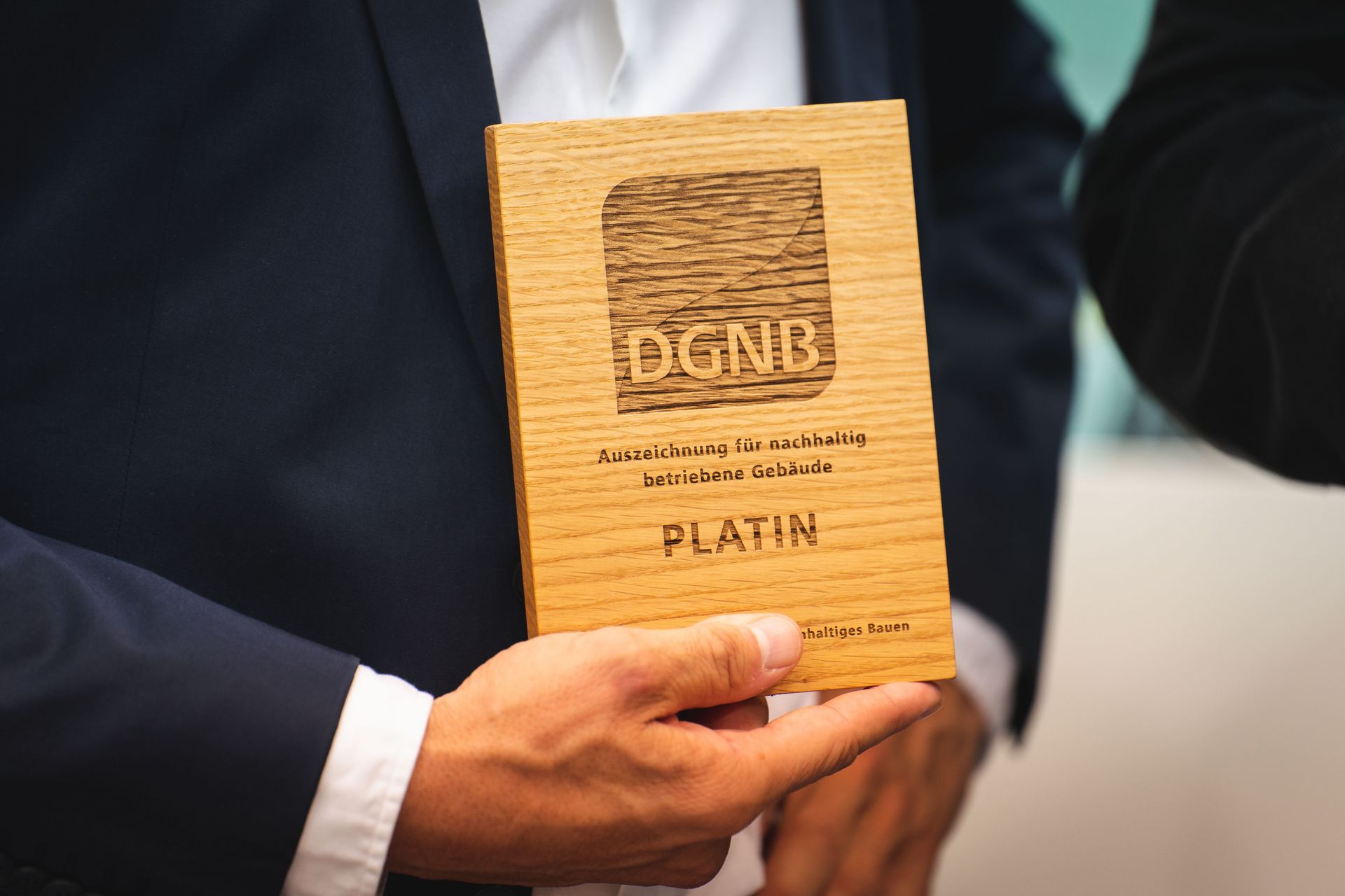 DGNB Plakette Holz