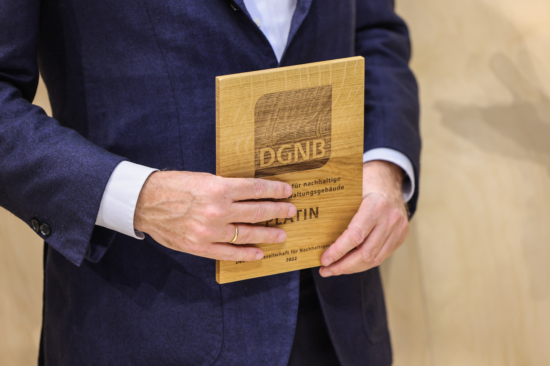 Expo Real 2022 Plakette Holz